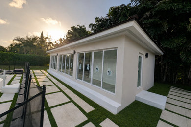 Minimalist exterior home photo in Miami