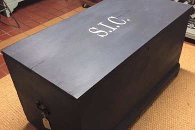 Storage trunk coffee table