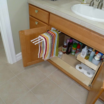Pull Out Towel Rack