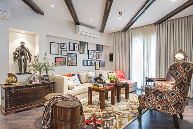This is an example of an eclectic living room in Mumbai.