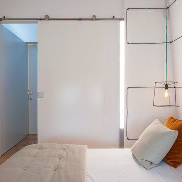 Geometric Pendant beside Bed, Marvila