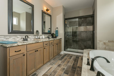 Example of an arts and crafts bathroom design in Wichita