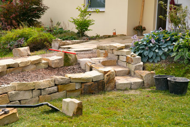 Design ideas for a traditional landscaping in Other.