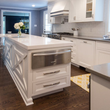 Double Thick Edge White Zeus Quartz Island and Pebble Quartz Perimeter