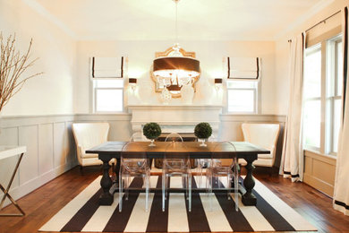 Example of a dining room design in Portland