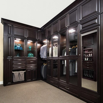 Walk In Closet in Mt. Hood Maple with Delaware Fronts