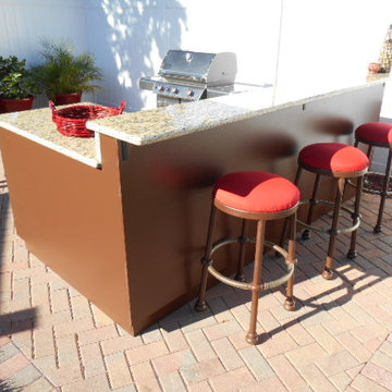 Pool side bar and grill