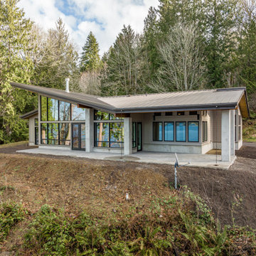 Port Townsend - Modern Angled Abode Overlooking Discovery Bay