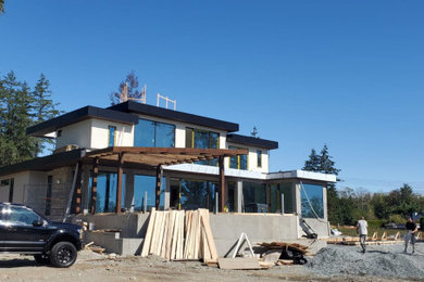 Example of a minimalist home design design in Los Angeles