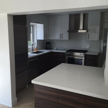 high gloss acrylic/textured laminate  kitchen