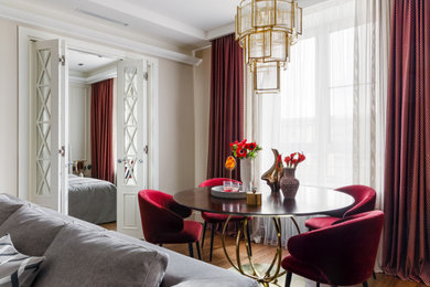 Design ideas for a transitional living room in Moscow.