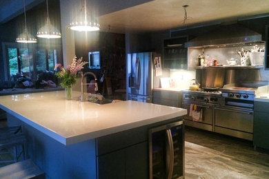 Trendy kitchen photo in Burlington