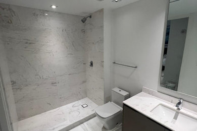 Example of a minimalist bathroom design