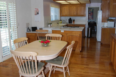 Kitchen - traditional kitchen idea in San Francisco