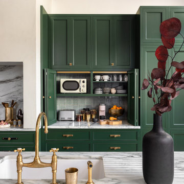 Wallace Street Luxe English Kitchen