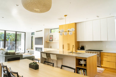 Kitchen - kitchen idea in Austin