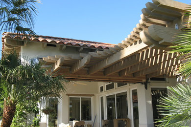 Example of a large tuscan home design design in Los Angeles