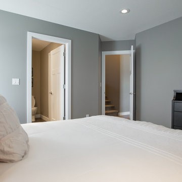 1543 sq/ft Modified Bi-level, 3 bedrooms, 2 ½ baths