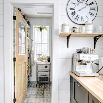Modern farmhouse kitchen