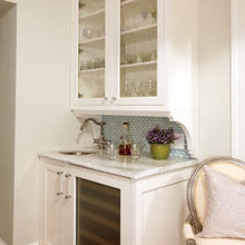 wet bar/ dining storage