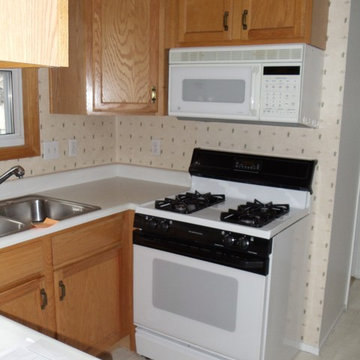 Before - Tiny Kitchen - Daughters Delight