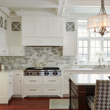 Kitchen Cabinets & Islands