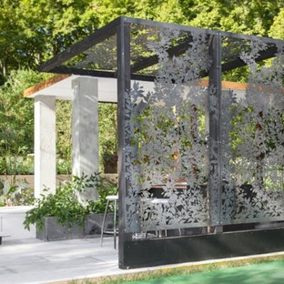 Großer, Geometrischer Eklektischer Garten hinter dem Haus in Melbourne