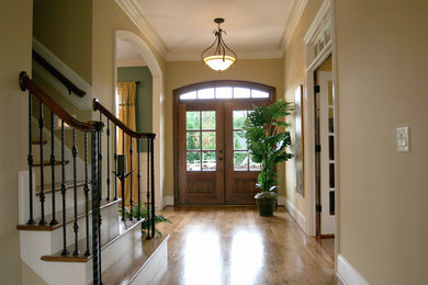 Example of a classic entryway design in Raleigh