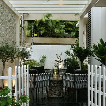 Bungalow by Think Designz ( Rahul & Varun )