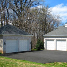 Detached garage