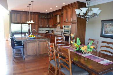 Elegant kitchen photo in Ottawa