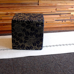 CUBE OTTOMAN - Footstools And Ottomans