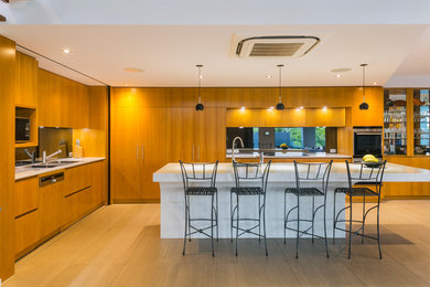 This is an example of a modern kitchen in Cairns.