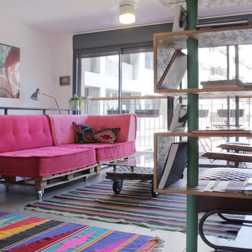 My Houzz: Colorful Weekend Apartment Getaway in Israel