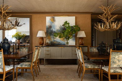 Dining room - traditional dining room idea in Charleston