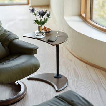 Stressless® USB table in Walnut with Matte Black Stem