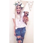 Danielle Deaville's photo