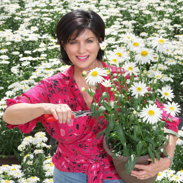 Linda Greenberg Landscape Design Headshot