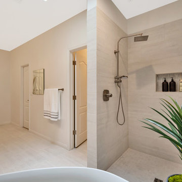 Contemporary Master Bathroom (Gilbert, AZ)