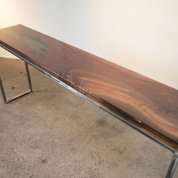 Walnut slab with resin - Products