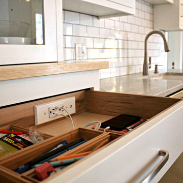 Docking Drawer Blade - Kitchen In-Drawer Charging Outlet