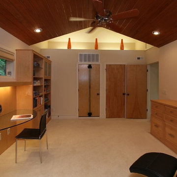 Contemporary Chapel Hill Occupied Home Staging