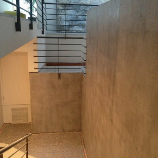Example of a minimalist home design design in Orange County