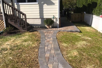 Design ideas for a traditional landscaping in DC Metro.