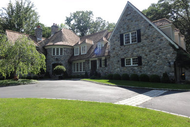 Example of an exterior home design in New York