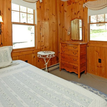 ACTIVE: Lake Wicwas Waterfront Cottage