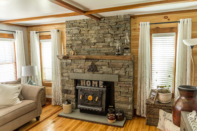 Mountain style living room photo in New York