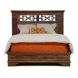 Cambria Queen Bed - Betten