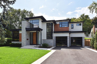 Example of a minimalist home design design in Toronto