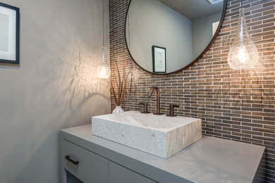 Example of a transitional home design design in Los Angeles